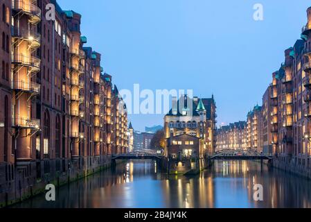 Deutschland, Hamburg, Blick auf die Wasserschlösschen im historischen Lagerviertel, Hafencity. Stockfoto