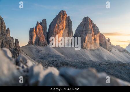 Der Norden blickt auf die Tre Cime di Lavaredo, die Dolmen, Bolzano, Südtirol, Italien und Europa Stockfoto