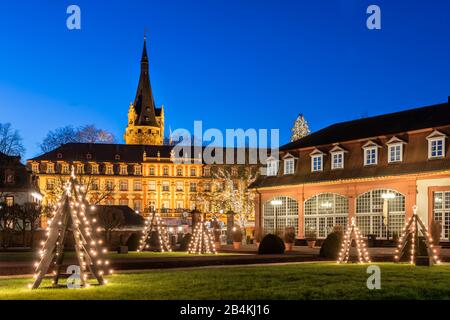 Erbach, Hessen, Deutschland, Europa, Schloss Erbach und Orangerie im Vorfeld von Weihnachten Stockfoto