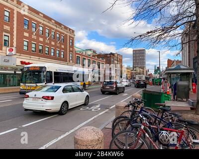 Cambridge MA USA - ca. märz 2020 - Central Square in Cambridge MA Stockfoto