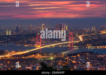 Panorama der Bosporus-Brücke in Istanbul, Türkei Stockfoto