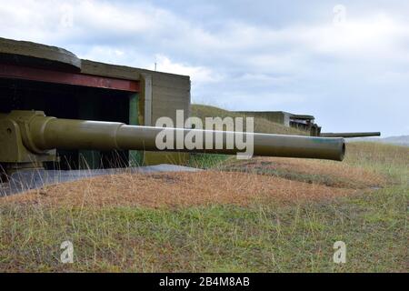 Die großen Waffen der Momi Battery, Teil der Befestigungen des zweiten Weltkriegs, die von den Alliierten auf Fiji gebaut wurden. Stockfoto