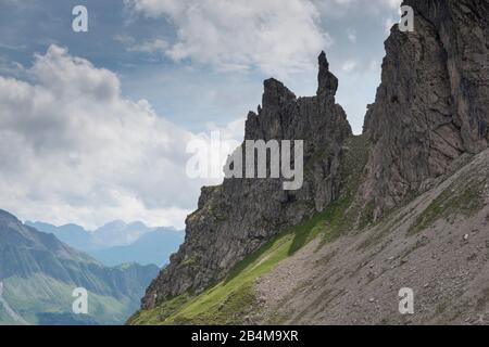 Deutschland, Bayern, Allgäuer Alpen, Oberstdorf, Bergkulisse im Schafalpenkopfmassiv Stockfoto