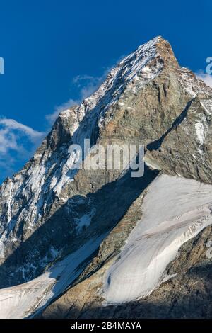 Schweiz, Wallis, Haute Route Chamonix Zermatt, spektakuläre steile Nordwand des Matterhorns im Abendlicht Stockfoto