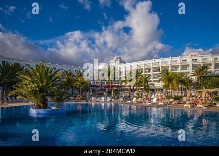 Spanien, Kanarische Inseln, Gran Canaria, Maspalomas, Schwimmbad, Hotel Riu Palace Maspalomas Stockfoto