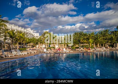 Spanien, Kanarische Inseln, Gran Canaria, Maspalomas, Schwimmbad, Hotel Riu Palace Maspalomas Stockfoto