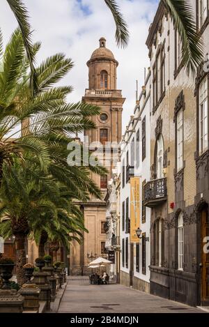 Spanien, Kanarische Inseln, Gran Canaria, Las Palmas de Gran Canaria, Plaza Santa Ana, Straßencafe, NR Stockfoto