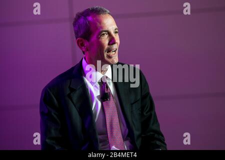 Tom Gentile, President und Chief Executive Officer von Spirit AeroSystems, Inc., spricht auf dem US-amerikanischen Handelskammer Aviation Summit in Washington, D. Stockfoto