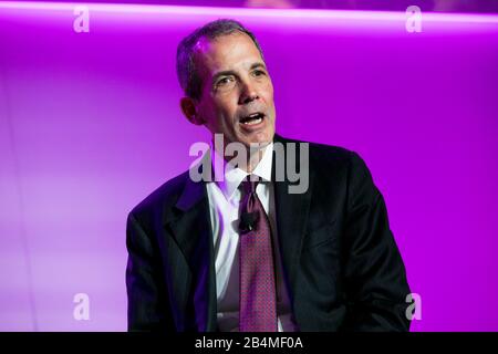 Tom Gentile, President und Chief Executive Officer von Spirit AeroSystems, Inc., spricht auf dem US-amerikanischen Handelskammer Aviation Summit in Washington, D. Stockfoto