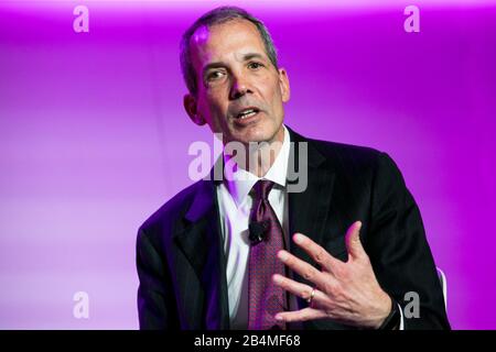 Tom Gentile, President und Chief Executive Officer von Spirit AeroSystems, Inc., spricht auf dem US-amerikanischen Handelskammer Aviation Summit in Washington, D. Stockfoto