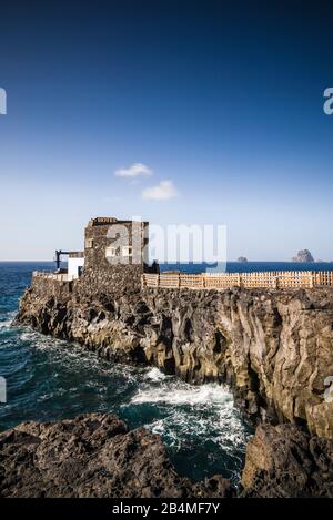 Spanien, Kanarische Inseln, Insel El Hierro, Las Puntas, Hotel Puntagrande, im Guinness-Buch der Rekorde als das kleinste Hotel der Welt Stockfoto