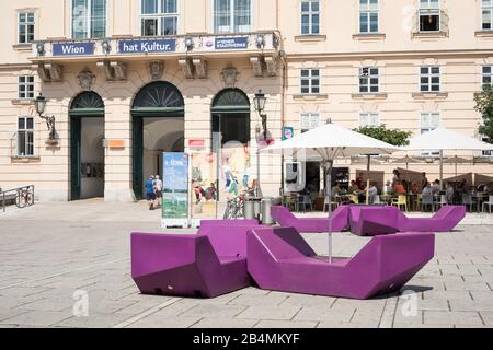 Im Innenhof des Museumsquartiers, Wien, Österreich Stockfoto