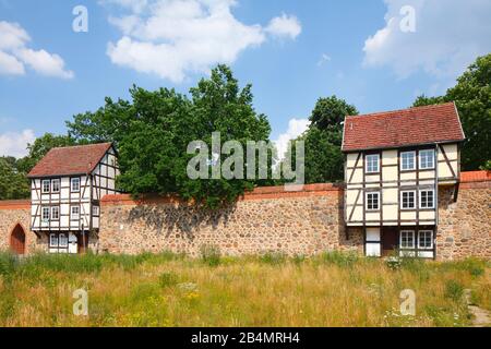 Historisches Wiekhaus an der Stadtmauer, Neubrandenburg, Mecklenburg-Vorpommern, Deutschland, Europa Stockfoto
