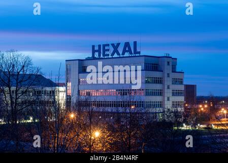 Deutschland, Sachsen-Anhalt, Barleben, Blick auf das Pharmawerk der Salutas Pharma GmbH auf der Autobahn 2 bei Magdeburg. Salutas ist eine Tochtergesellschaft der Hexal AG. Stockfoto