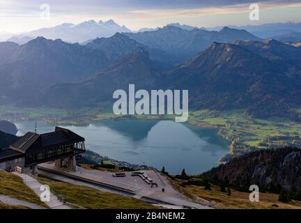 Sankt Gilgen, Blick vom Schafberg zum Wolfgangsee, Berg-Dachstein im Salzkammergut, Salzburg, Österreich Stockfoto