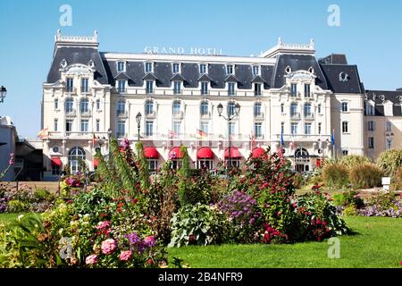 Das Grand Hotel. Cabourg ist ein Badeort in der französischen Region Normandie im Département Calvados. Stockfoto