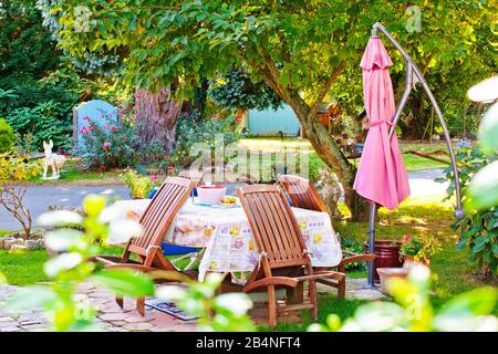 Landhausgarten in der Nähe von Beaumont-en-Auge im Département Calvados in der Region Normandie Stockfoto