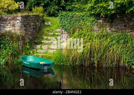 Die 'Petite Cité de Caractére' Pontrieux liegt am Fluss Trieux. Eine französische Gemeinde in der Region Bretagne im Département Cotes-d'Armor im Kanton Bégard. Stockfoto