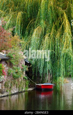 Die 'Petite Cité de Caractére' Pontrieux liegt am Fluss Trieux. Eine französische Gemeinde in der Region Bretagne im Département Cotes-d'Armor im Kanton Bégard. Stockfoto