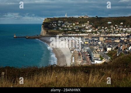 Fécamp ist eine französische Stadt an der Cote d-'Albatre. Im Departement Seine-Maritime in der Region Normandie. Sie liegt auf Meereshöhe direkt am Ärmelkanal zwischen Dieppe und Le Havre. Stockfoto