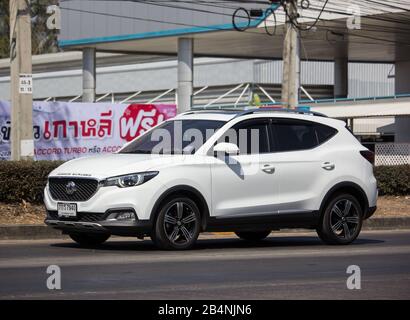 Chiangmai, Thailand - 13. Februar 2020: Privates Suv-Auto MG ZS. Produkt von British Automotive. Auf der Straße Nr.1001, 8 km von der Stadt Chiangmai. Stockfoto