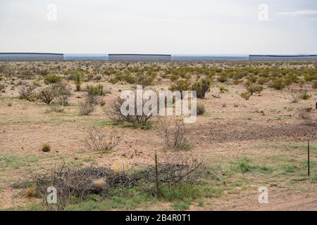 Grenzzaun in der Nähe des New Mexico Highway 9, 21. Februar 2020 in Bau Stockfoto