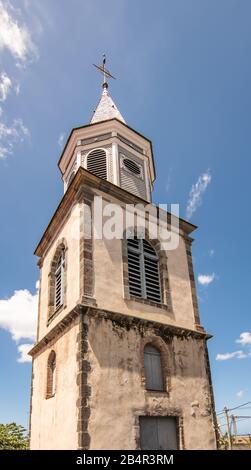 Turm der Kirche in Basse-Terre, Guadeloupe. Stockfoto