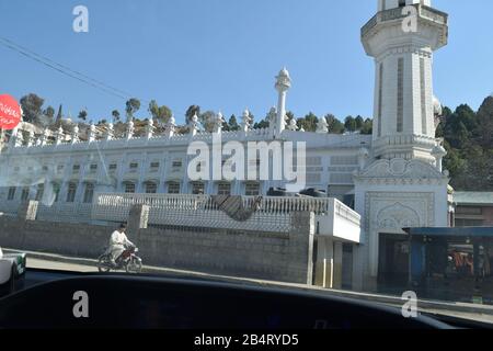 Wunderschöner Blick auf das Wahrzeichen von abbottabad Illyasi Masjid(Moschee) Stockfoto