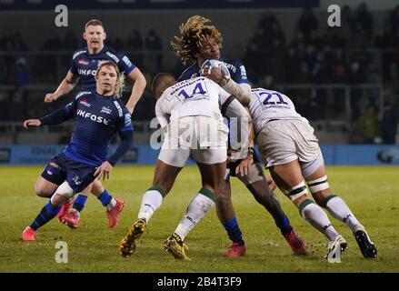 London Irish Wing Ben Loader und Blair Cowan aus London kombinieren, um Sale Sharks Wing Marland Yarde während eines von Sharks 39-0, Freitag, 6. März 2020 gewonnenen Spiels der Gallagher Premiership Rugby Union in Eccles, Großbritannien anzugehen. (Foto von IOS/ESPA-Images) Stockfoto