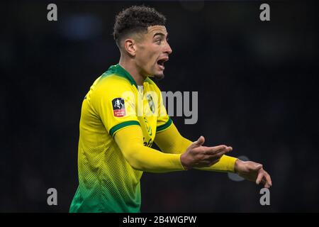 London, ENGLAND - 04. MÄRZ: Ben Godfrey von Norwich City Gesten während des Fünften Runden Matches des FA Cup zwischen Tottenham Hotspur und Norwich City bei Tot Stockfoto