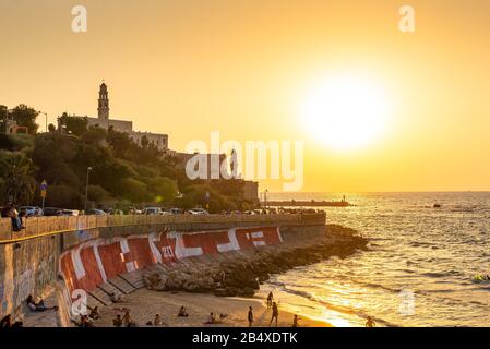 Der Hafen von Jaffa bei Sonnenuntergang. Tel Aviv, Israel Stockfoto