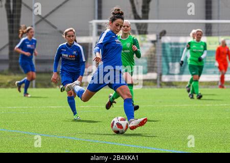 Karlsruhe, Deutschland. März 2020. Selina Hafele (KSC19) mit dem Ball im Angriff. Deutschland/Fußball/BFV-Pokal: KSC - Niefern, 7. März 2020 weltweite Nutzung Credit: Dpa/Alamy Live News Stockfoto