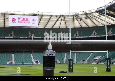 DISPENSER, STADION, ENGLAND V WALES GUINNESS SIX NATIONS 2020, 2020 Stockfoto