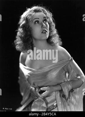 Fay WRAY Publicity Portrait in Damsel in Distress Kostüm für KING KONG 1933 Regisseure Merian C. Cooper und Ernest Schoedsack Story Merian C. Cooper und Edgar Wallace Drehbuch Ruth Rose und James Creelman Musik Max Steiner Visual Effects Supervisor Willis H. O'Brien Produzent David O. Selznick RKO Radio Pictures Stockfoto