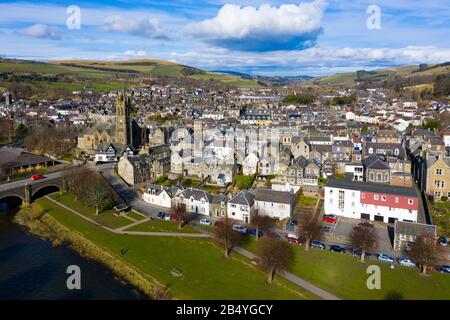 Luftbild der Stadt Peebles an der schottischen Grenze, Schottland, Großbritannien Stockfoto