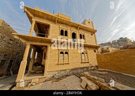 Jaisalmer, Rajasthan, indien. Januar 2014. Das weitläufige Jaisalmer Fort und seine engen Gassen, Rajasthan, Indien. Stockfoto