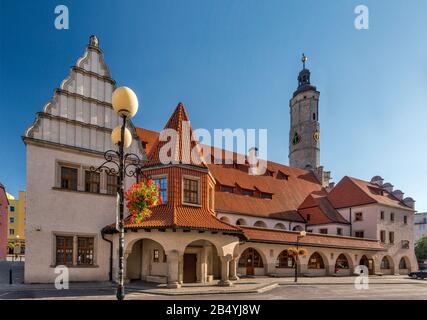 Ratusz (Rathaus), 16. Jahrhundert, Gothic-Renaissance, in Lwowek Slaski, Niedermösien, Polen Stockfoto