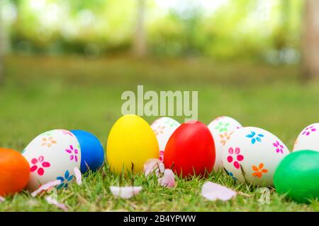 Osterei, fröhlicher Ostersonntag jagen Weihnachtsdekorationen Stockfoto