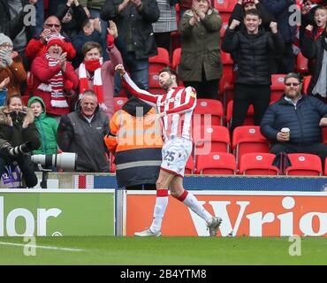 Stoke, Großbritannien. März 2020. Nick Powell von Stoke City feiert sein Ziel. Credit: Simon Bissett/One Up Top/Alamy Live News Stockfoto