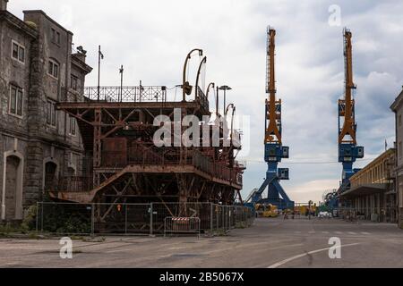 Verlassene Lagergebäude im Alten Hafen von Triest, Friaul-Julisch Venetien, Italien Stockfoto