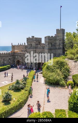 Alupka, Krim - Juli 10. 2019. Woronzow Palast - ehemalige Residenz des Grafen Woronzow, jetzt ein Museum Stockfoto