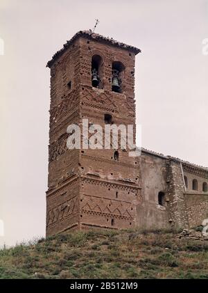 TORRE MUDEJAR DE LA IGLESIA DE SAN PEDRO AD VINCULA DE TORRALBA DE ARAGON - SIGLO XVI ORT: IGLESIA DE SAN PEDRO AD VINCULA. HUESCA. SPANIEN. Stockfoto