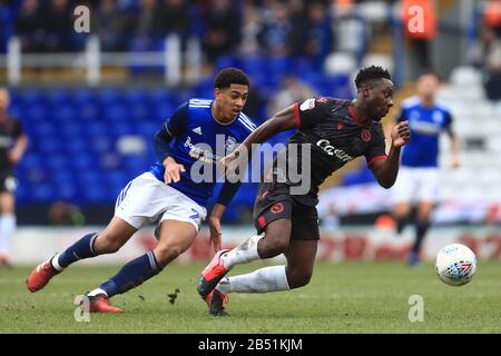 Birmingham, Großbritannien. März 2020. Jude Bellingham von Birmingham City und Andy Yiadom von Reading während des Sky Bet Championship Matches zwischen Birmingham City und Reading in St Andrews, Birmingham am Samstag, 7. März 2020. (Kredit: Leila Coker / MI News) Foto darf nur für redaktionelle Zwecke in Zeitungen und/oder Zeitschriften verwendet werden, Lizenz für kommerzielle Nutzung erforderlich Kredit: MI News & Sport /Alamy Live News Stockfoto