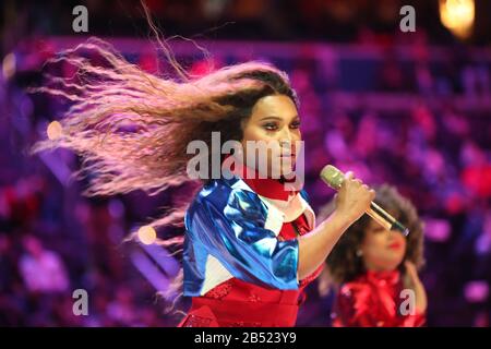 Washington, DC, USA. März 2020. Riley Knoxx, erste offen transgender Woman, tritt am 6. März 2020 auf einer NBA-Halbzeitschau der Washington Wizards in der Capital One Arena in Washington, DC auf. Kredit: Mpi34/Media Punch/Alamy Live News Stockfoto