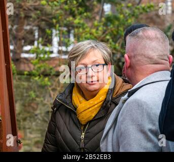 Joanna Cherry, Parlamentsmitglied, auf der Love Gorgie Farm Neueröffnung, Edinburgh, Schottland, Großbritannien Stockfoto