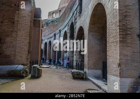 23. Mai 2015 Rom, Italien: Innenansicht des berühmten römischen Kolosseum in Rom Italien Stockfoto