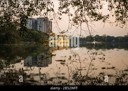 Karaweik Restaurant, Yangon, Myanmar, Asien. Stockfoto