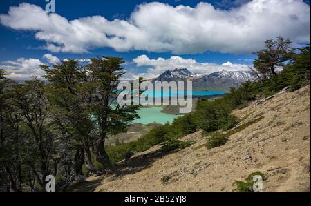 Lago Belgrano und die Anden vom Cerro Leon, einem atemberaubenden Aussichtspunkt im Parque Nacional Perito Moreno, Patagonien Argentina Stockfoto