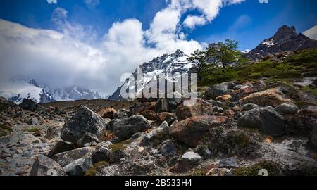 Die Basis des Fitzroy-Massivs vom Cerro Torre-Gletscher, Parque Nacional Los Glaciares, Patagonia Argentina Stockfoto