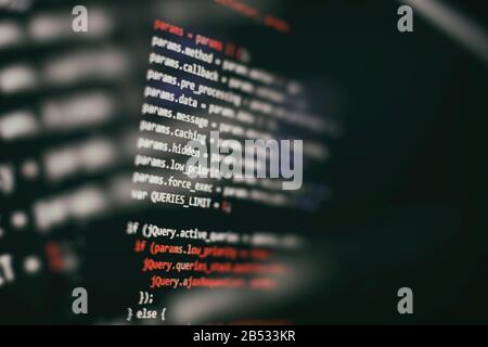 Moderne Technik. PHP-Syntax hervorgehoben. Programmierfunktionen auf Laptop schreiben. Trend zu Big Data und Internet of Things. Stockfoto